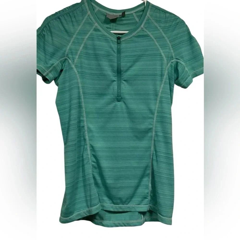 Athleta Green Size Small Zipper Pocket On Back